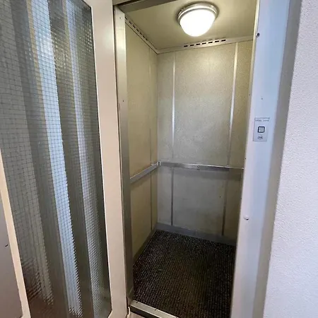 Big Center - Marble 5 * Zurich